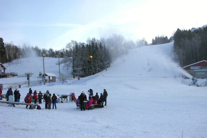 Ekebyhovsbacken is a good place for skiing in Stockholm