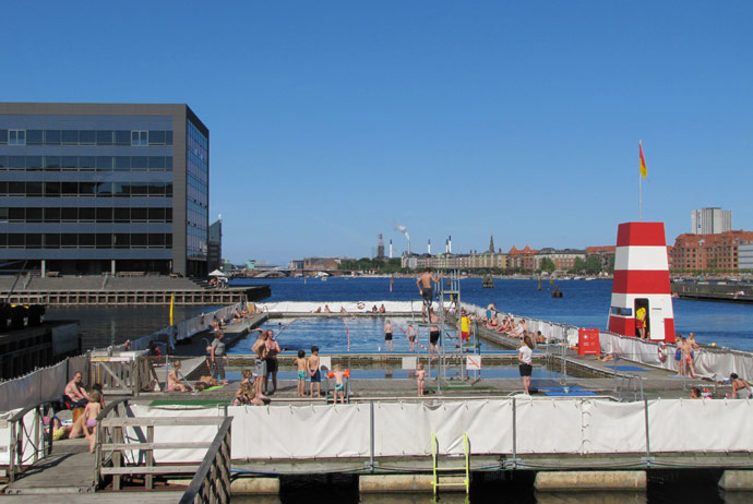 Havnebadet Fisketorvet is a great outdoor swimming pool in Copenhagen