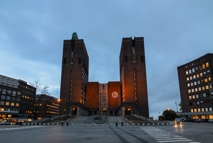 Oslo City Hall is one of the locations in the Snowman movie