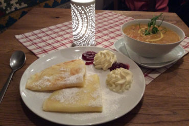 Pea soup and pancakes is a classic dish in Sweden