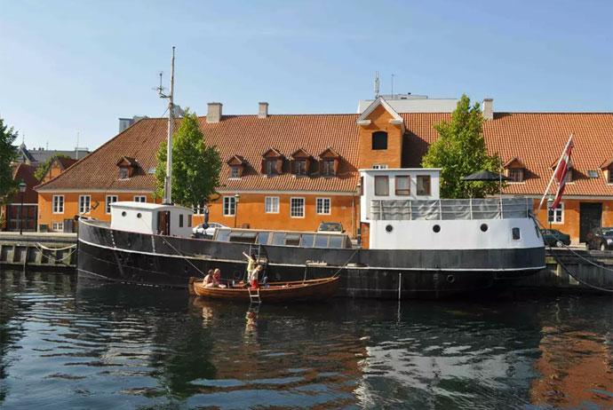 Houseboat in Copenhagen, on Airbnb