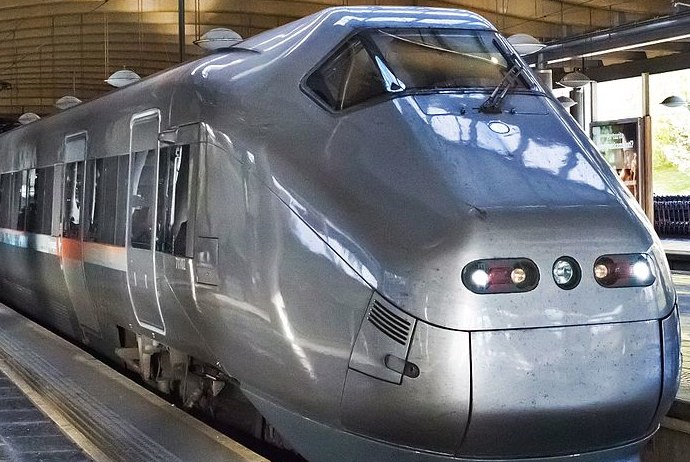 The airport express train is the fastest way to get from Gardermoen to Oslo