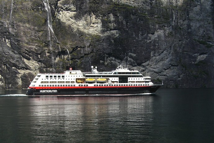 waterfalls, moutainsides and fjords can be seen from the Hurtigruten