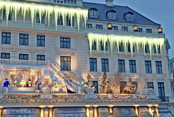 See Copenhagen's festive decoration this Christmas on a segway