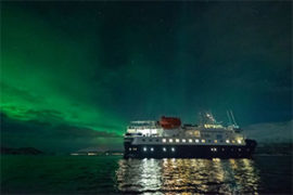 4-Day Northern Lights and Whales Expedition Cruise in Tromsø