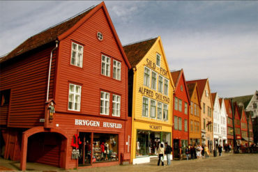 Bergen Shore Excursion (Bergen Walking Tour)