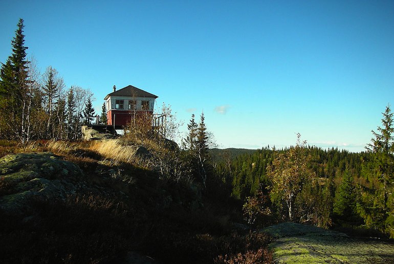 The walk up Kjerkeberget is a popular hike near Oslo