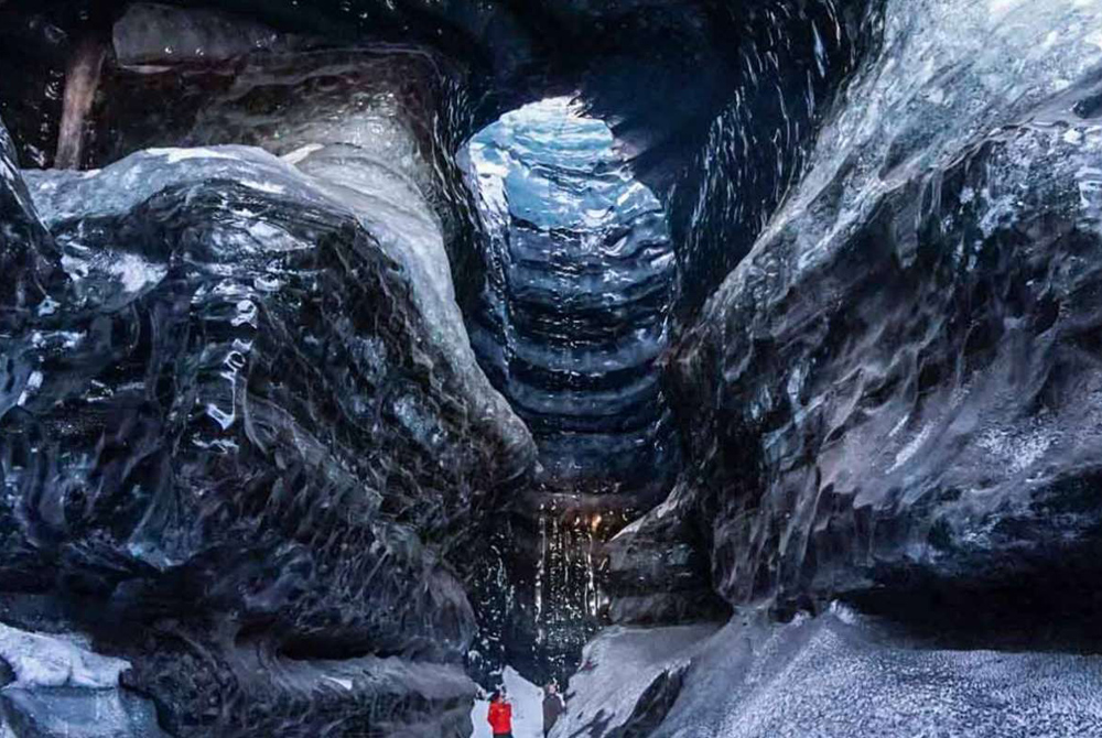 Explore the incredible Katla ice cave on your trip to Kötlujökull Glacier