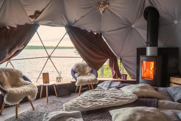 This cosy lakeside yurt is great fro glamping in Finland