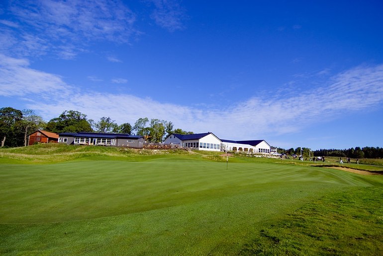 Playing golf in Sweden doesn't have to be expensive