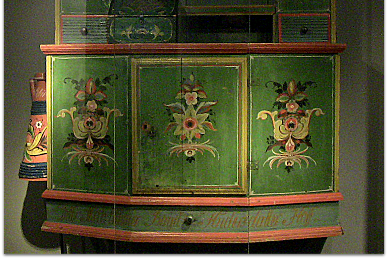 Hallingdal is one of the three main styles of Norwegian rosemarling
