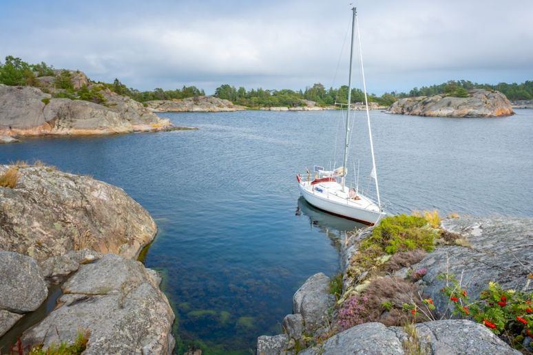 Take a full-day sailing trip round thr islands of the Stockholm archipelago