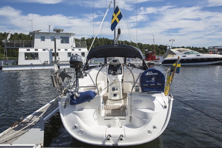 Have fun with the family on a sailing yacht in the Stockholm archipelago 