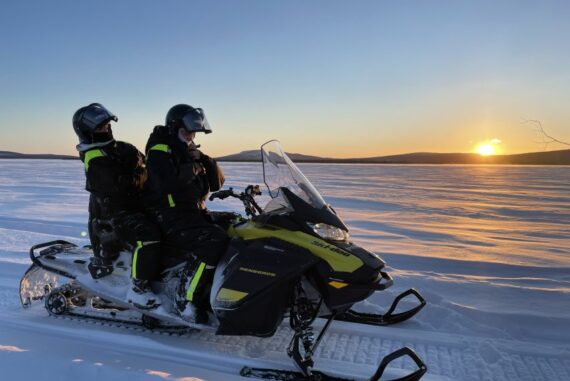 Guided Snowmobile Tour and Swedish Fika Expereince