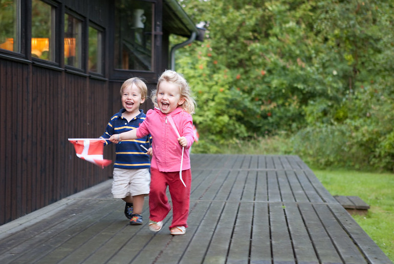 Danish surnames often end in -sen