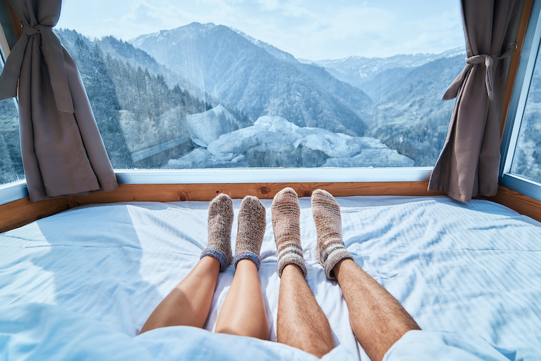 Couples can sleep better using the Scandinavian sleep method