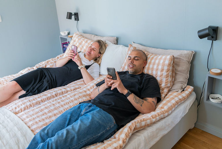 The Scandinavian sleep method is a useful technique to help couples sleep better