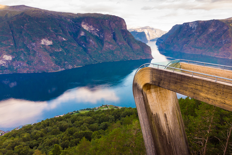 The Stegastein viewpoint gives great views over Flåm
